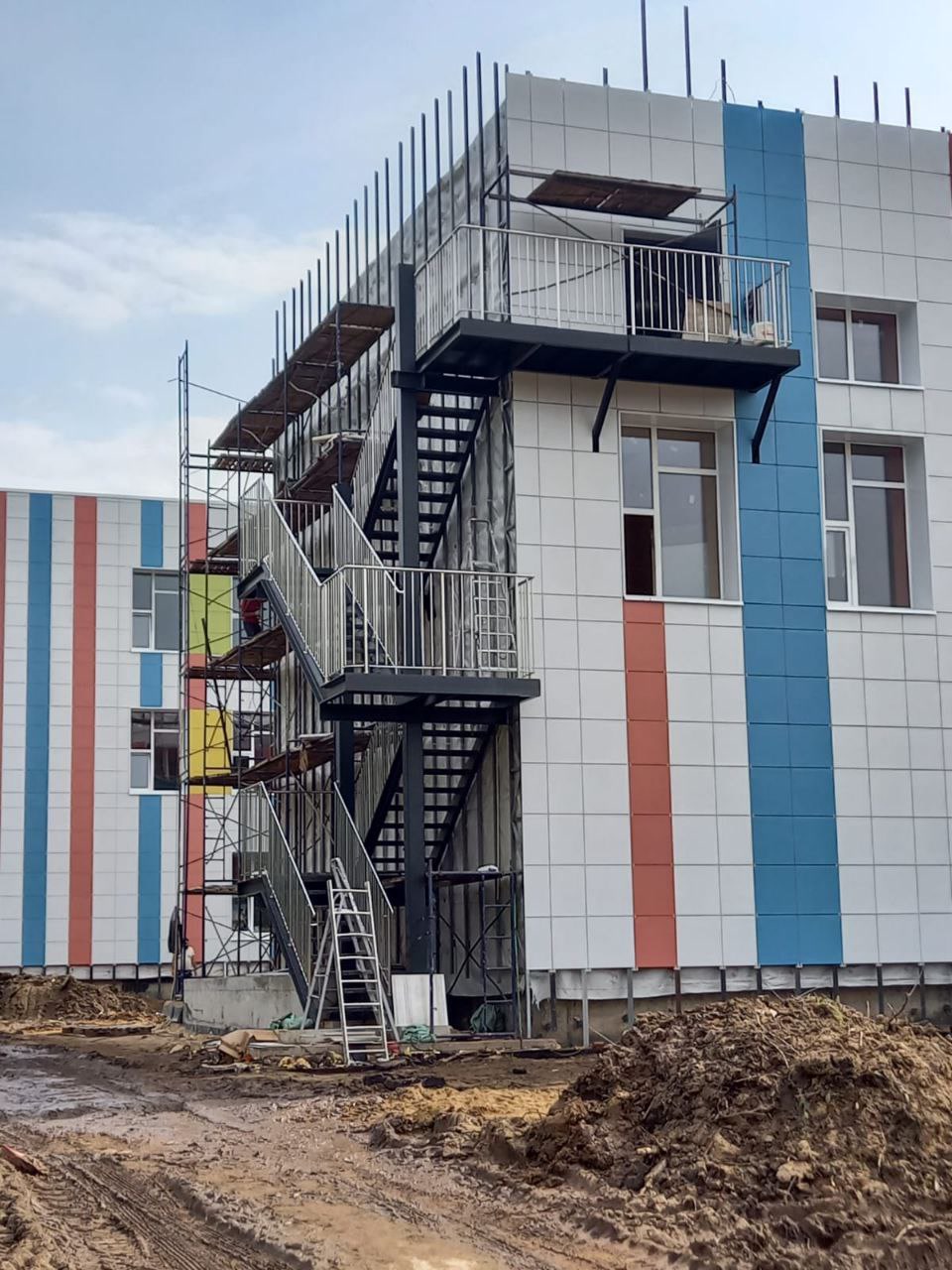 Лестница эвакуационная в школу Солнечногорск