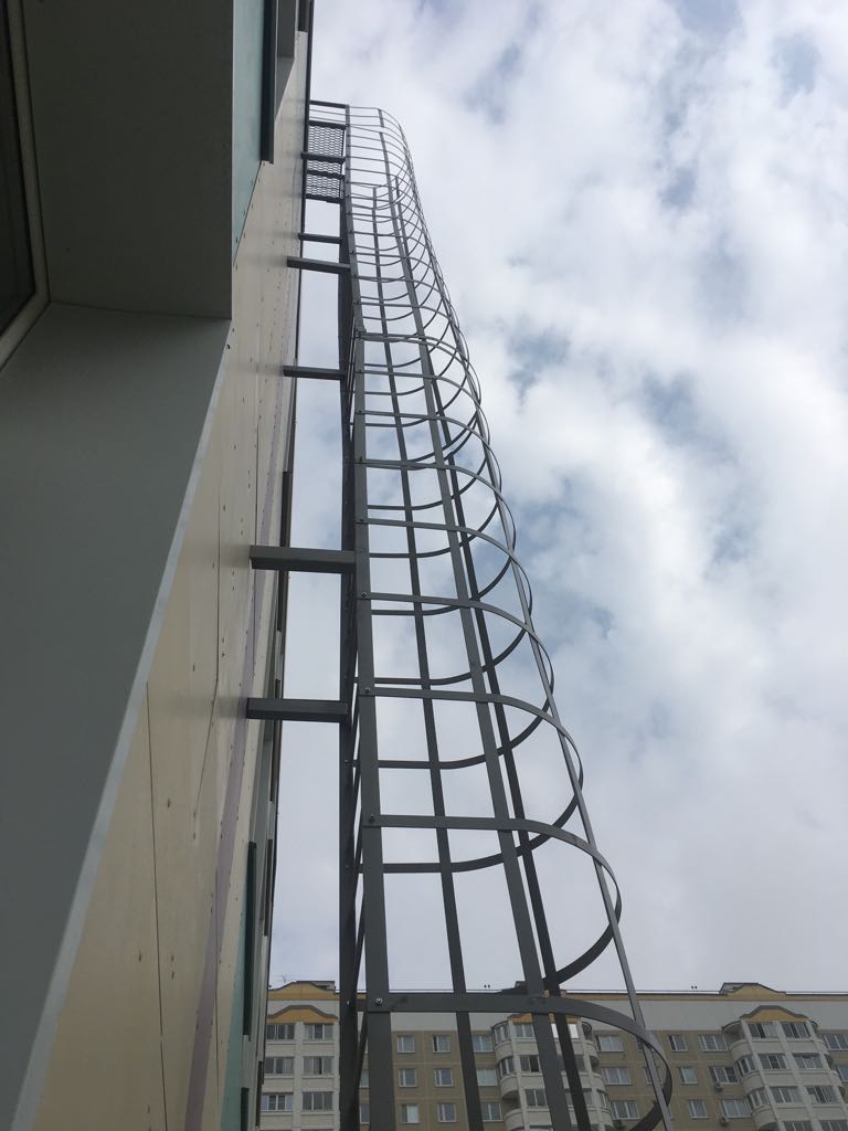 Лестница вертикальная разборная