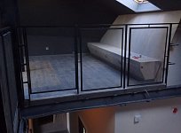 Антресольный этаж в доме из металла
