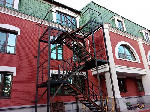Лестница маршевая стационарная